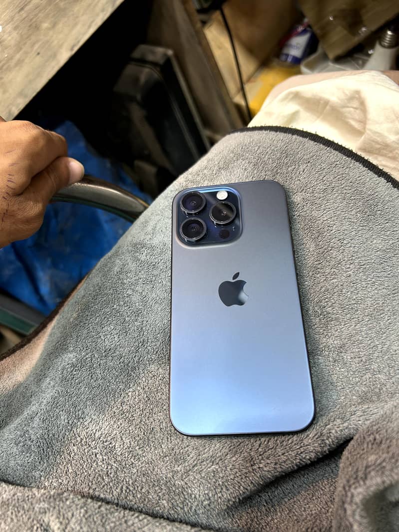 Apple iPhone 15 Pro 0