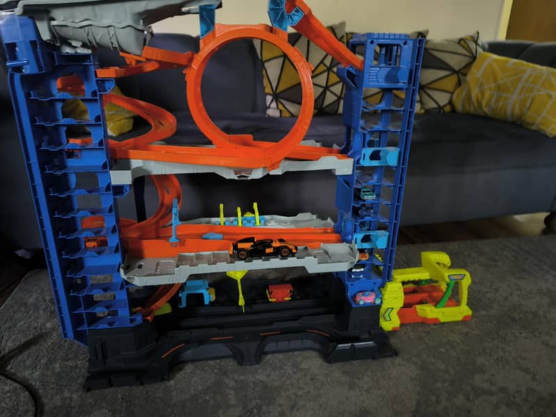 Hot wheels track 0