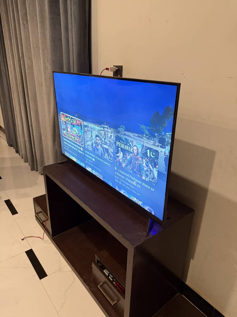 tv 10/10 condition scratchless 1