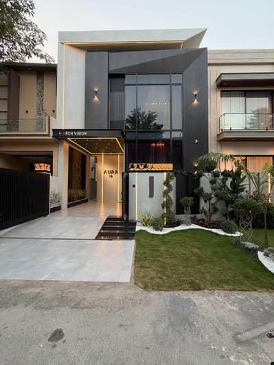 05 MARLA ELEGANT AND FULLY FURNISHED BUNGALOW IS AVAILABLE IN THE BEST BLOCK OF DHA LAHORE.