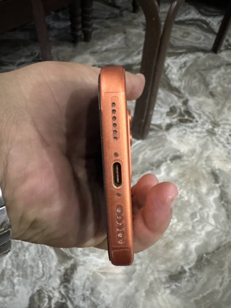 Apple iPhone 17 Pro Max 2