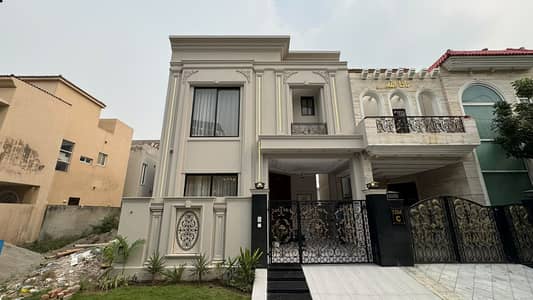 05 MARLA ELEGANT AND FULLY MAINTAINED BRAND NEW CLASSICAL BUNGALOW IS AVAILABLE IN THE BEST BLOCK OF DHA LAHORE.