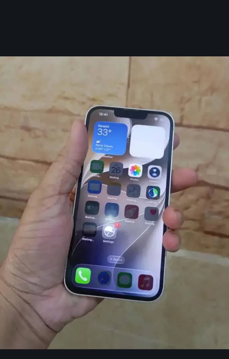 Apple iPhone 13 2