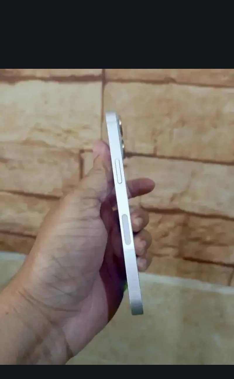 Apple iPhone 13 6