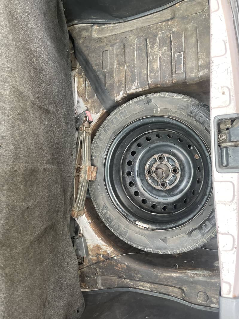 Toyota Vitz 18
