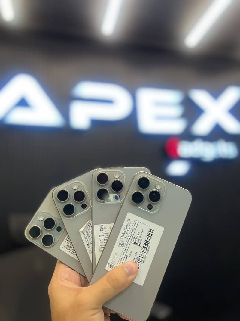 Apple iPhone 15 Pro Max 0