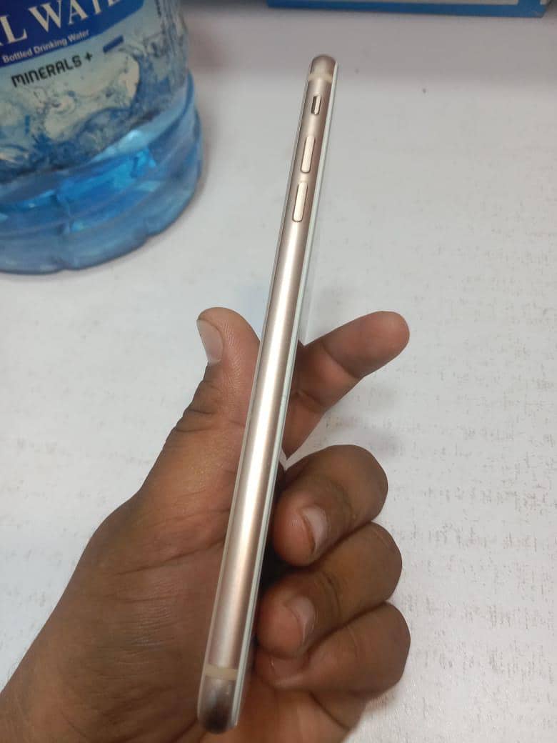 Apple iPhone 8 Plus 1