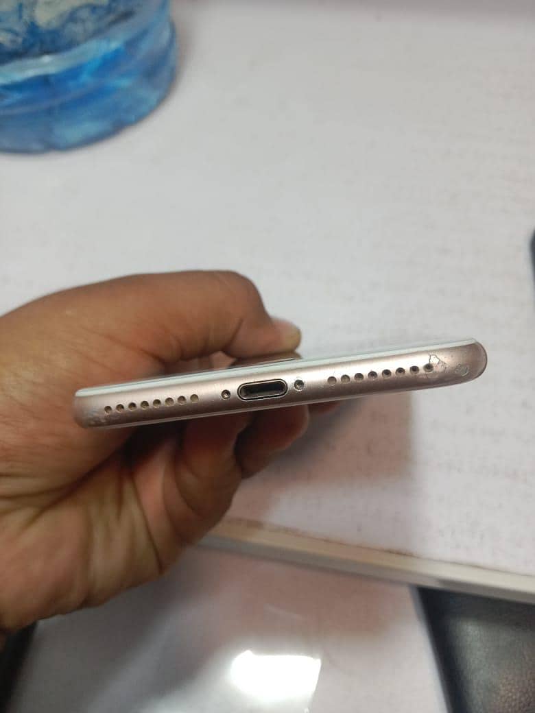 Apple iPhone 8 Plus 3