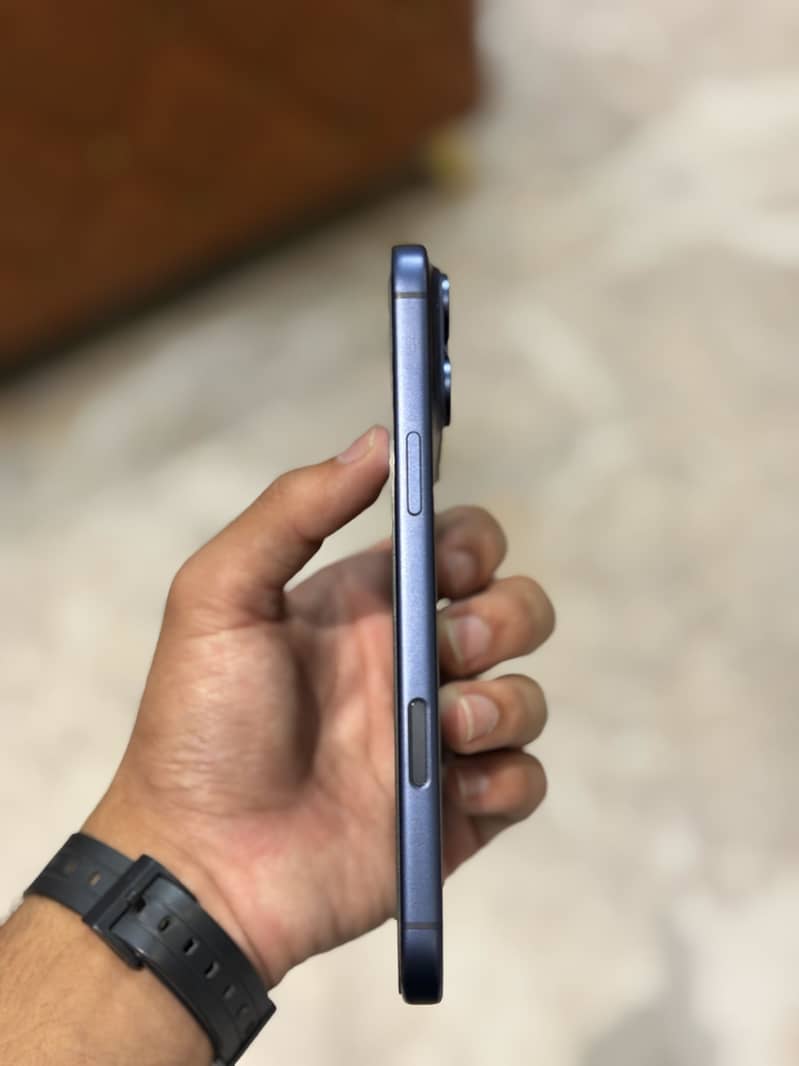 Apple iPhone 17 Pro Max 3