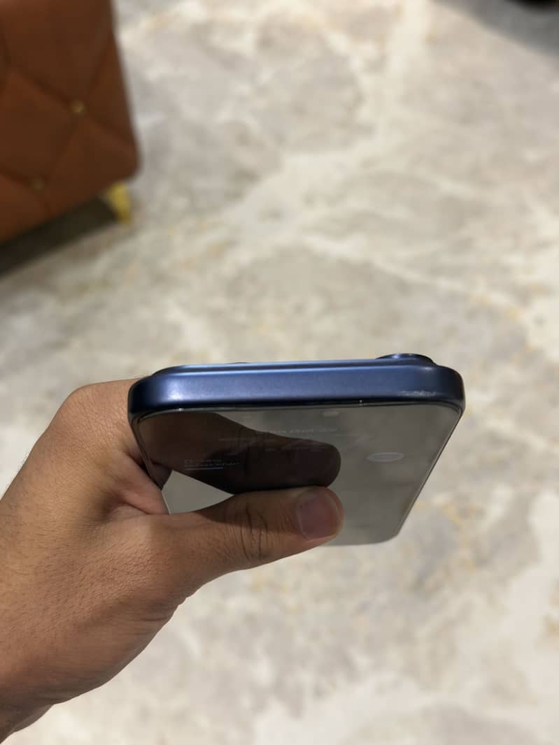 Apple iPhone 17 Pro Max 4