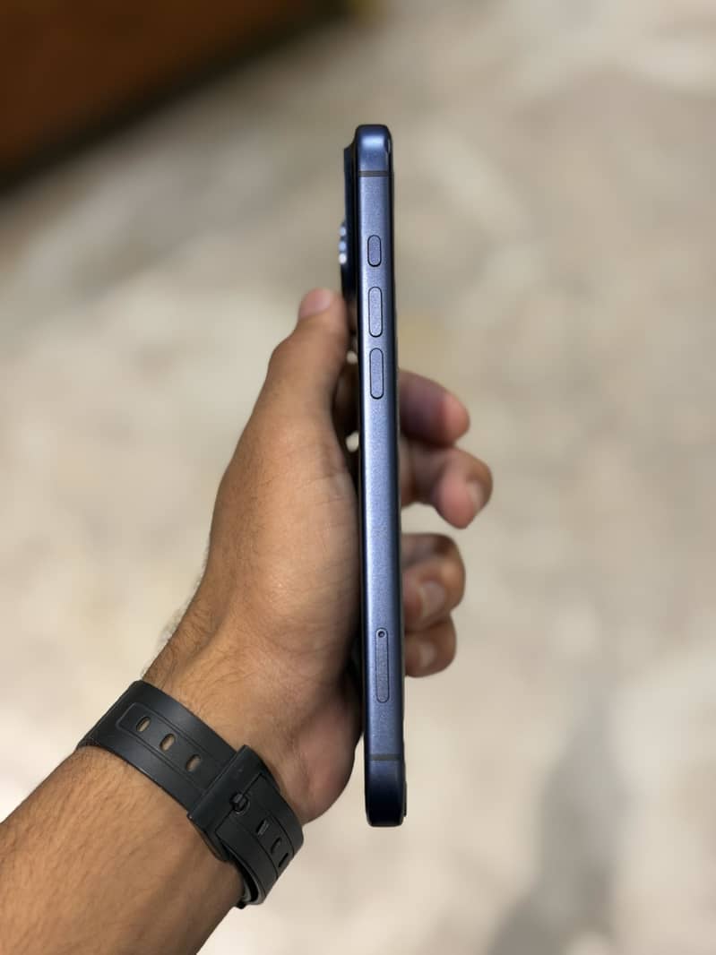 Apple iPhone 17 Pro Max 5