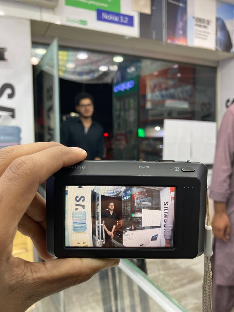 SAMSUNG ST500 3
