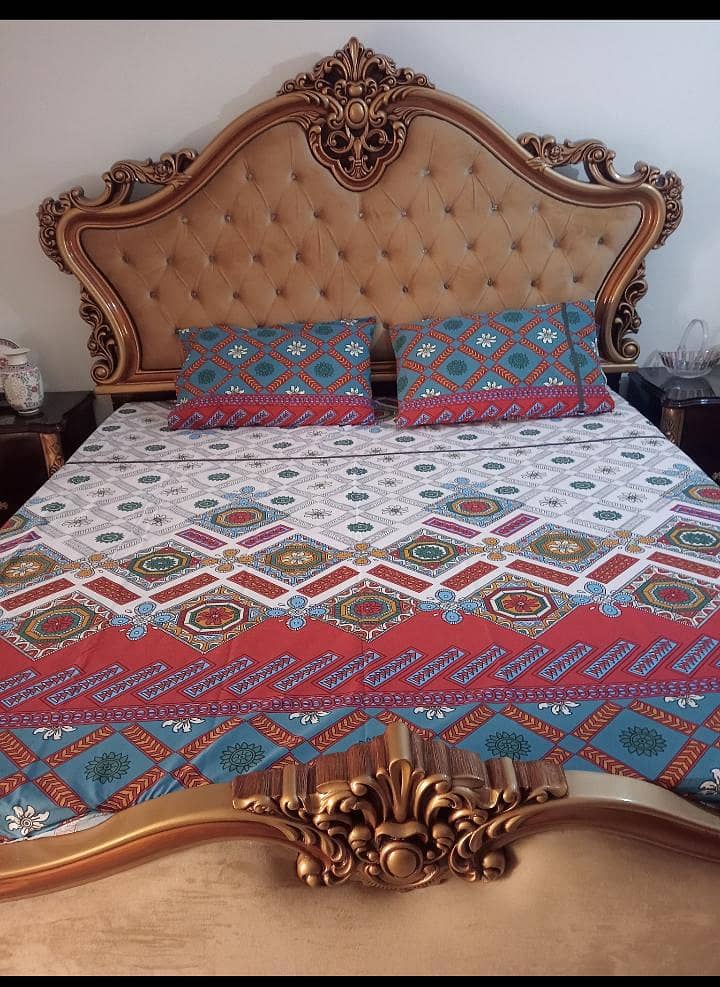 king size bed with dressing table 0