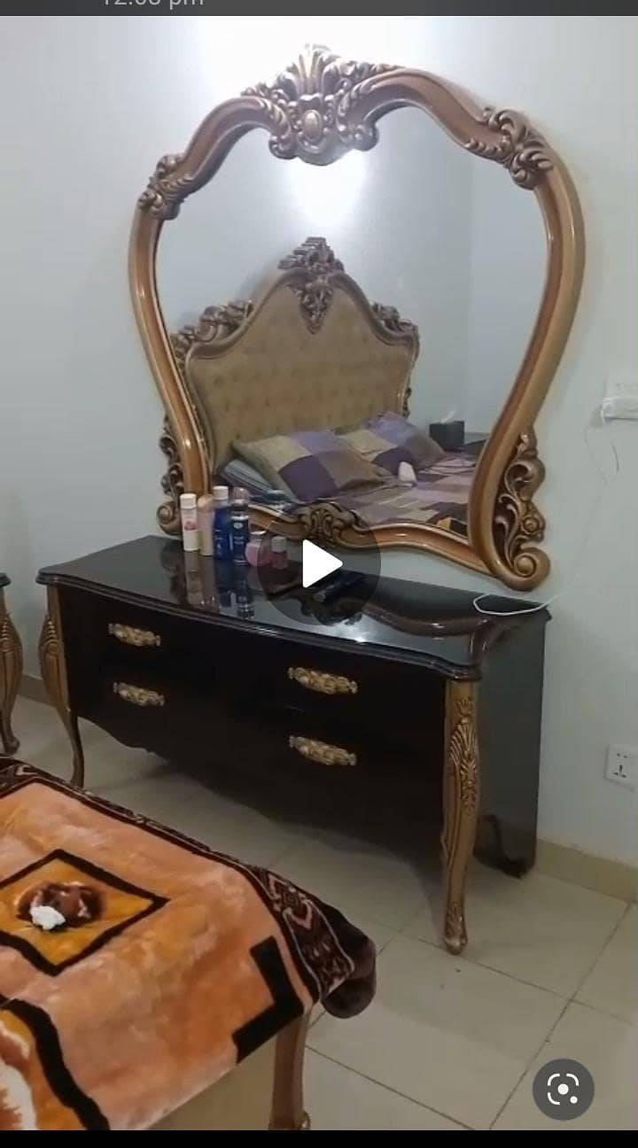 king size bed with dressing table 7