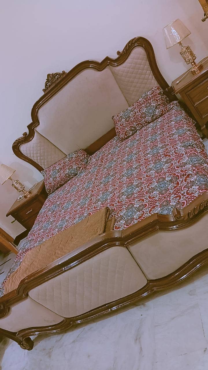 bed set with side table and dressing 0