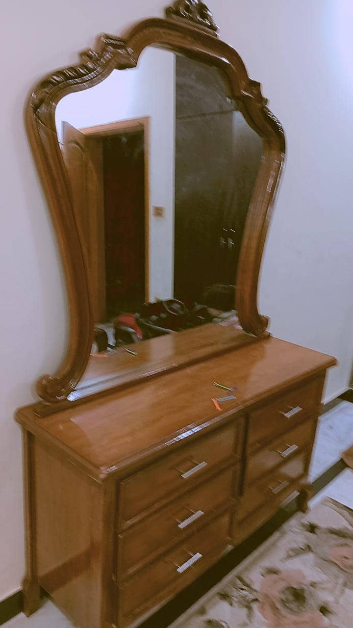 bed set with side table and dressing 1