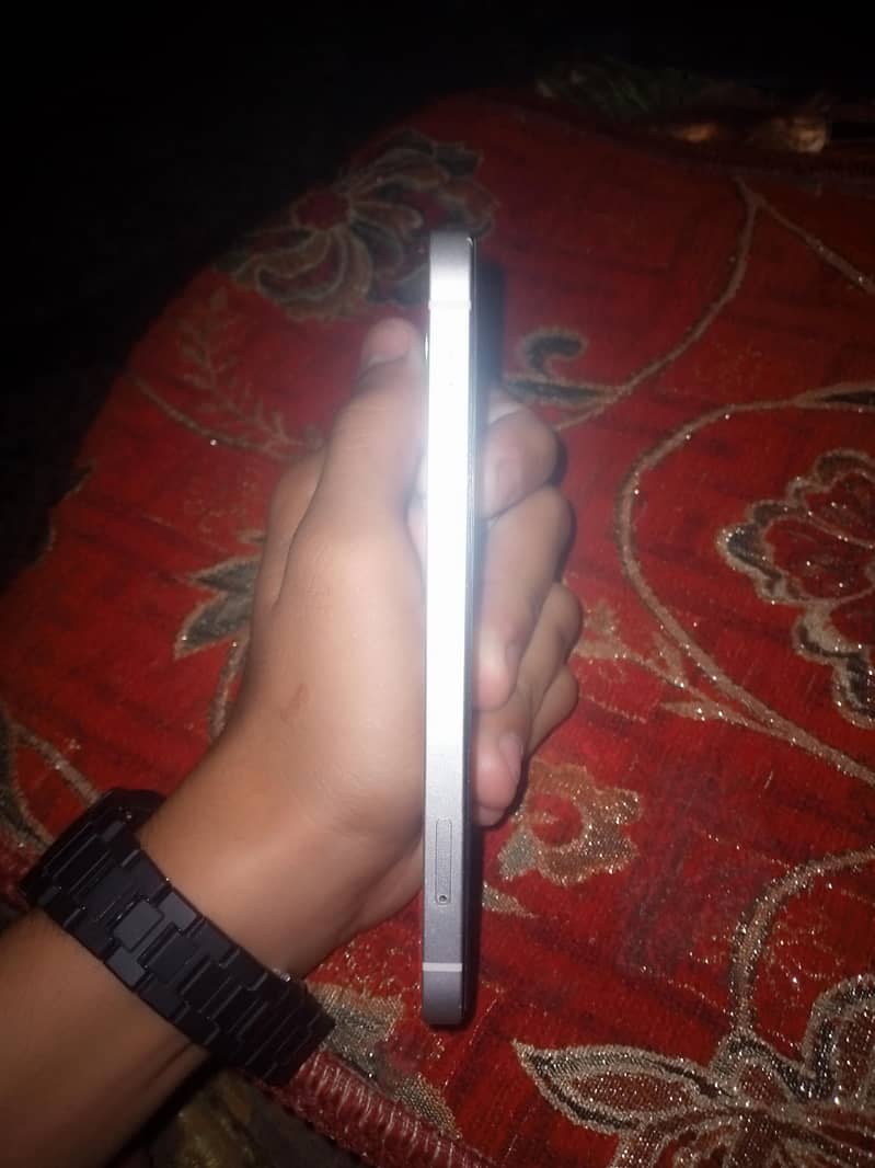 Apple iPhone 12 1