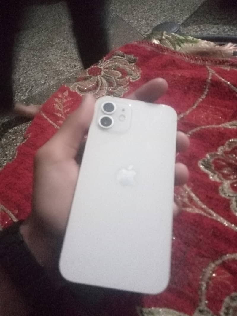 Apple iPhone 12 3