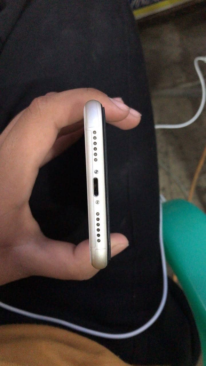 Apple iPhone 11 6