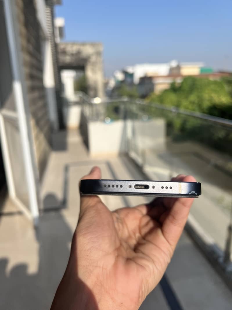 Apple iPhone 12 9
