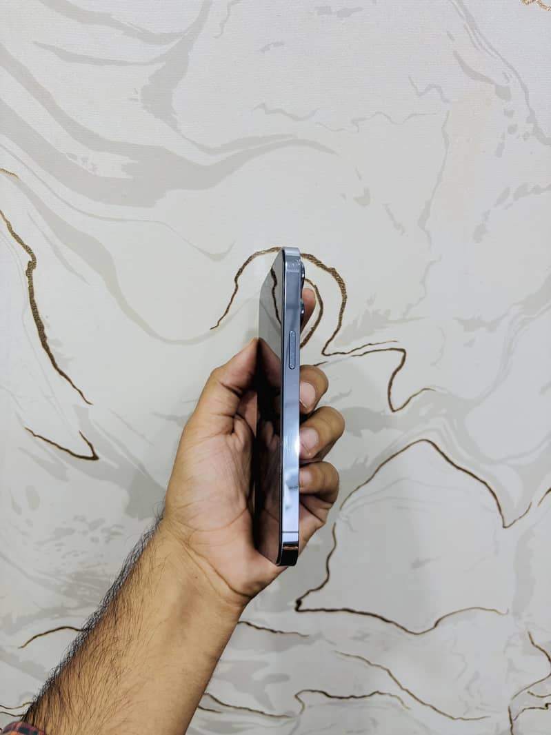 Apple iPhone 13 Pro 4