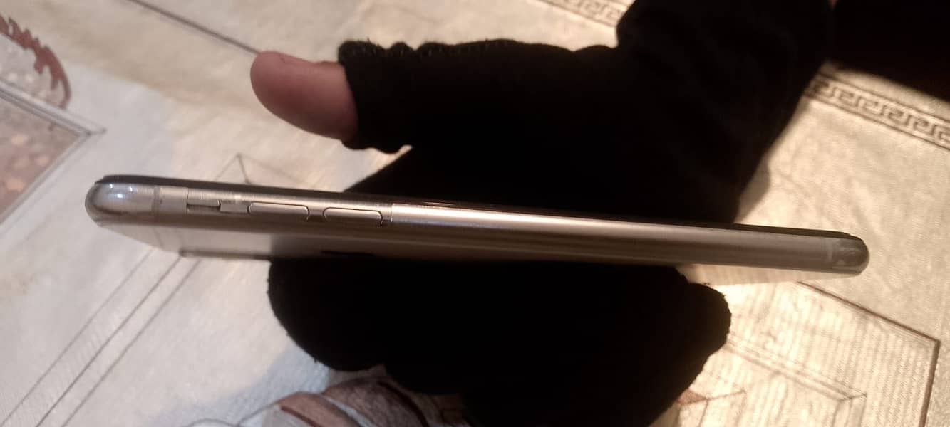 Apple iPhone XS Max 2