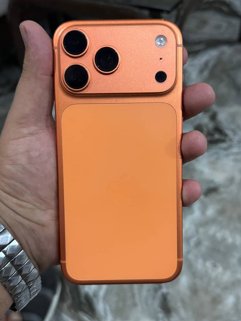 Apple iPhone 17 Pro Max 5