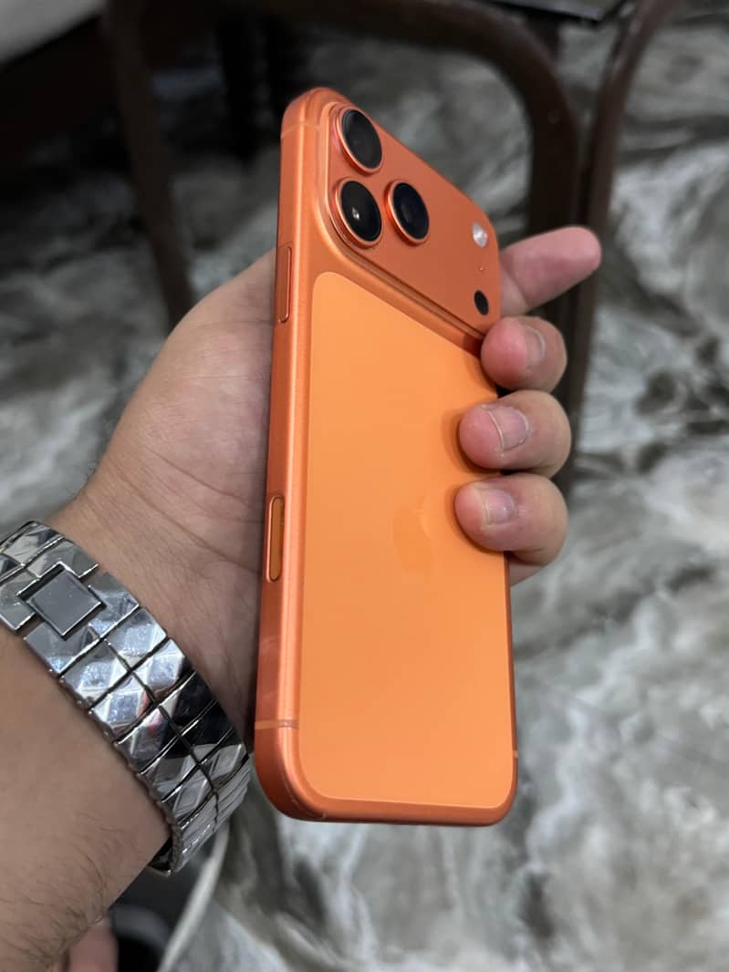 Apple iPhone 17 Pro Max 6