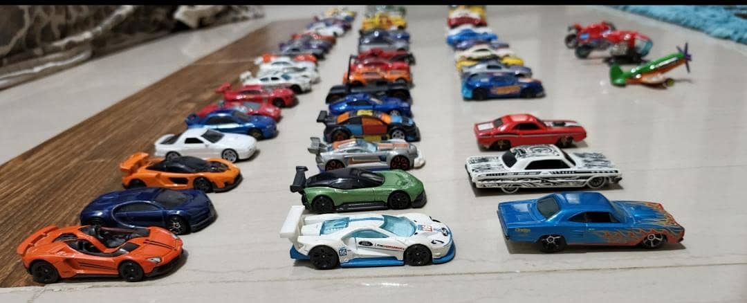 Excellent Condition Hot wheels *2k PER CAR* - Toys - 1120907764