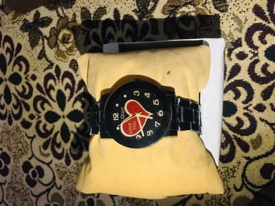 this watch is both for girls and boys