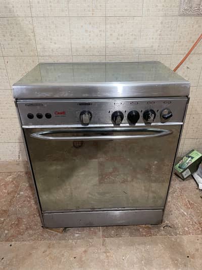 3 burner oven  in good condition