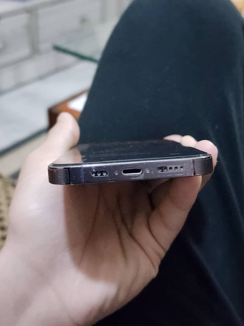 Apple iPhone 14 Pro jv 2