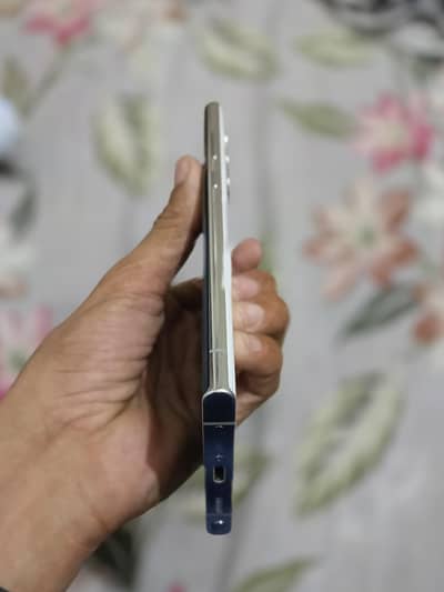 Samsung Mobile S22 Ultra