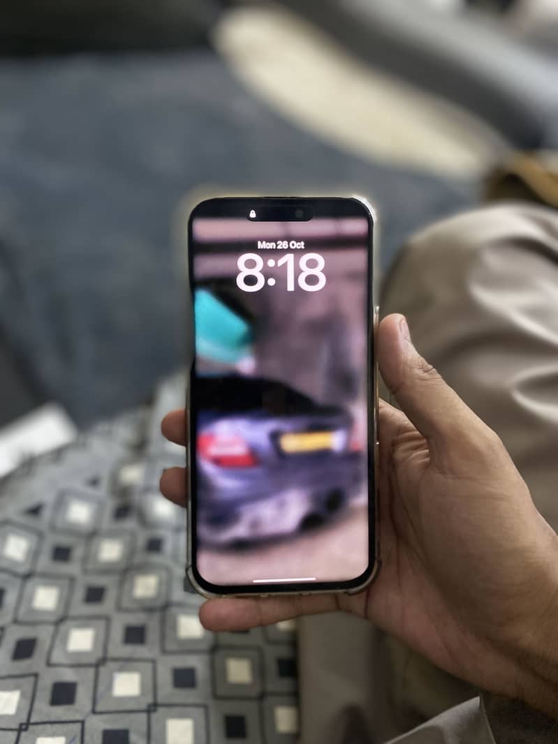 Apple iPhone 16 Pro Max 2