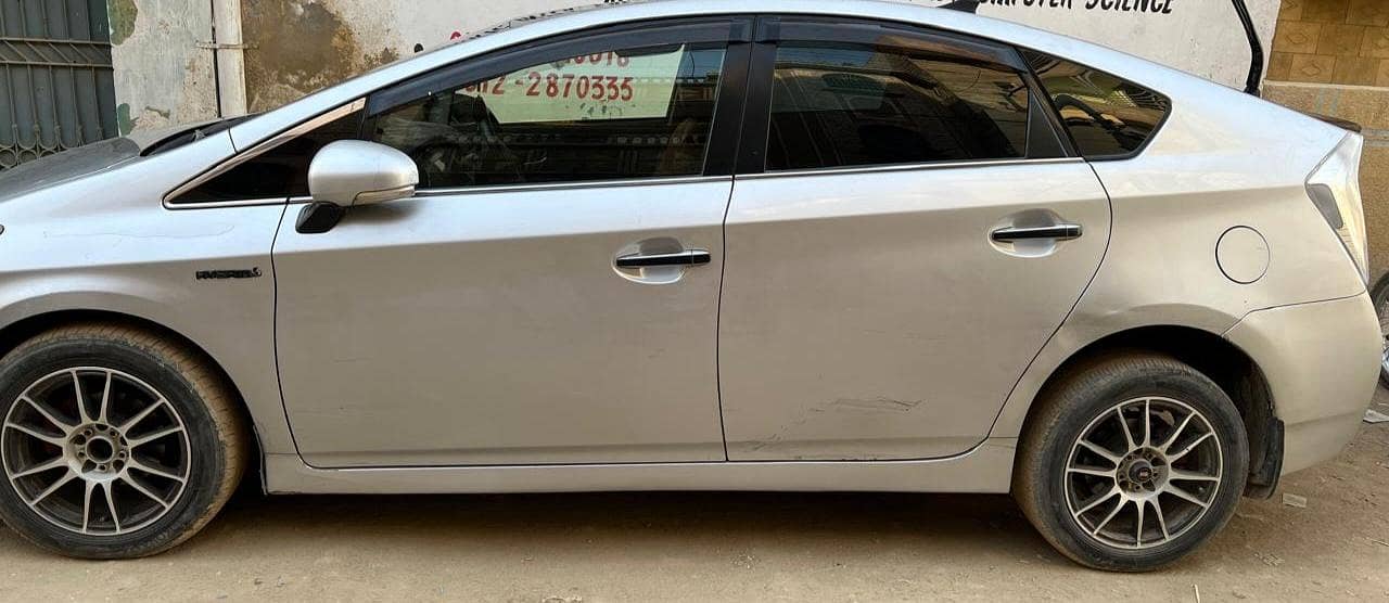Toyota Prius 2013/18 - Cars - 1120908059