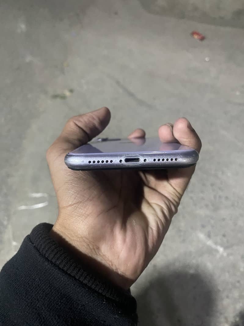 Apple iPhone 11 0