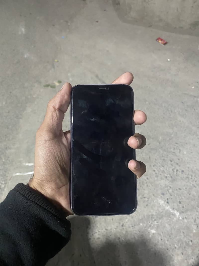Apple iPhone 11 3