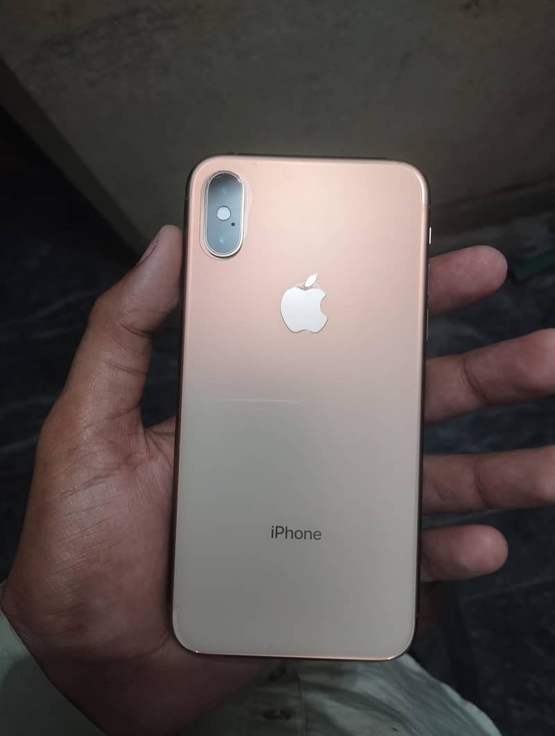 Apple iPhone XS 4