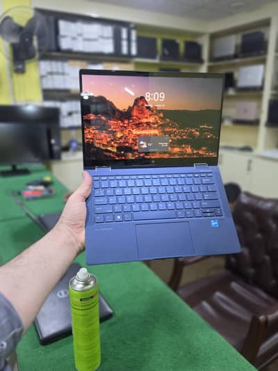 hp ellite dragonfly core i5 11th geneartion like new condition
