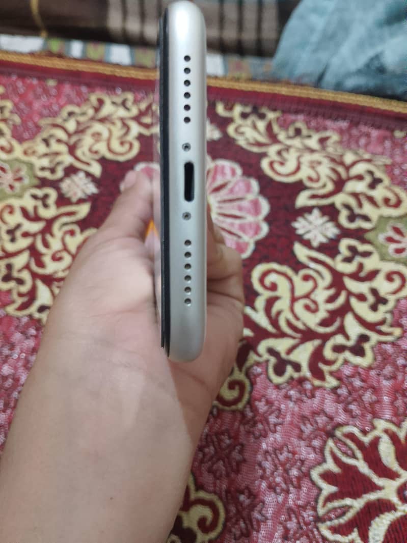 Apple iPhone 11 2