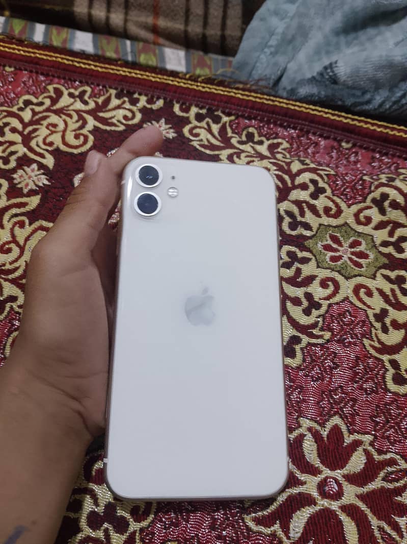 Apple iPhone 11 3