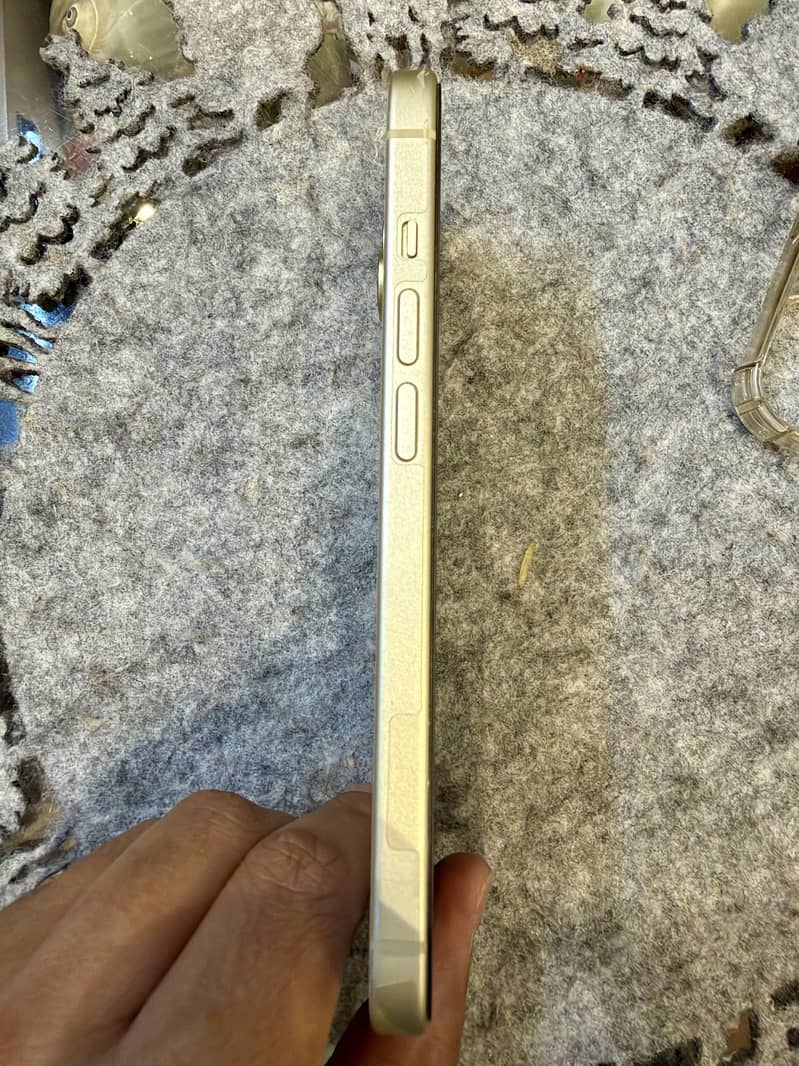 Apple iPhone 15 3