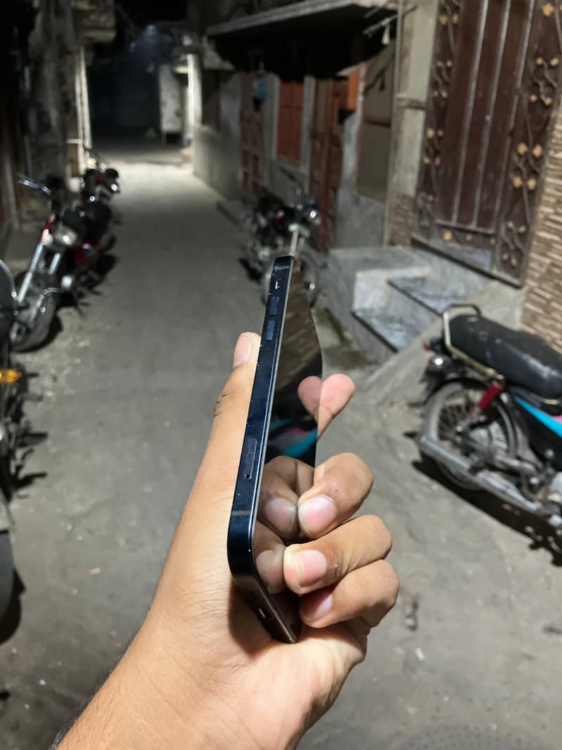 Apple iPhone 12 5