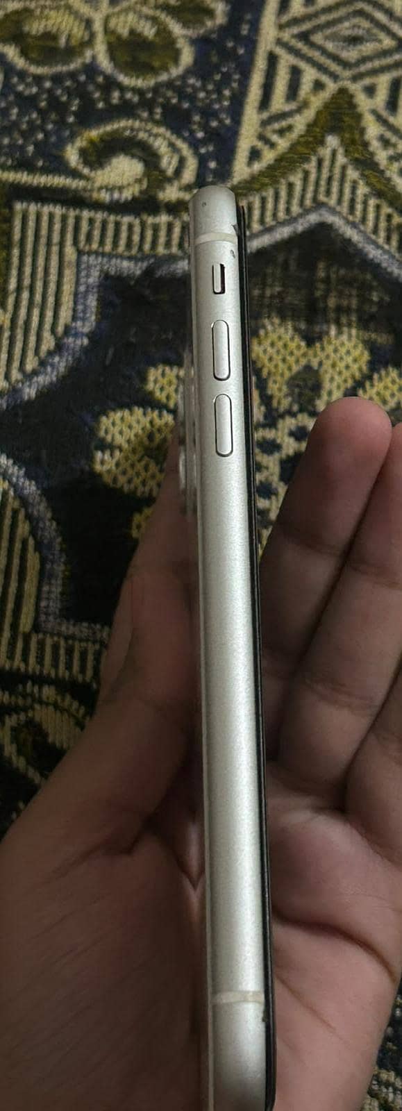 Apple iPhone 11 4