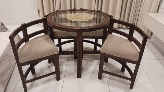 4 seater dinning table