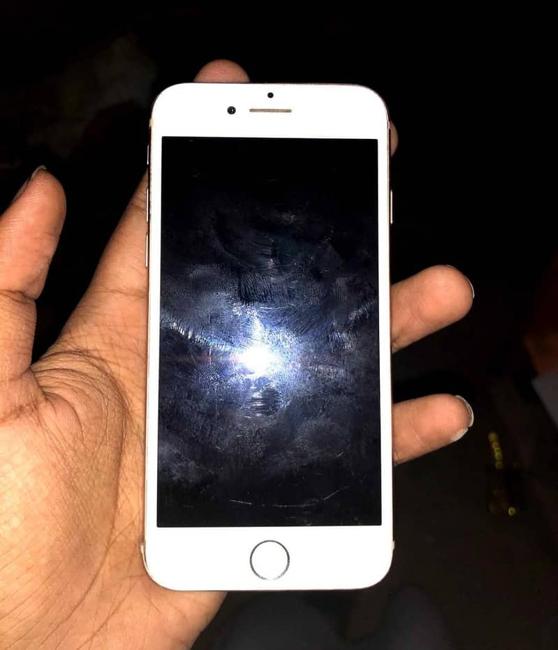 Apple iPhone 8 1