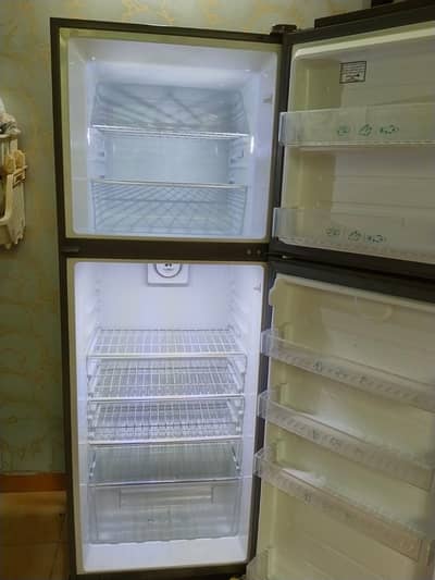 Inverter refrigerator urgent for sale
