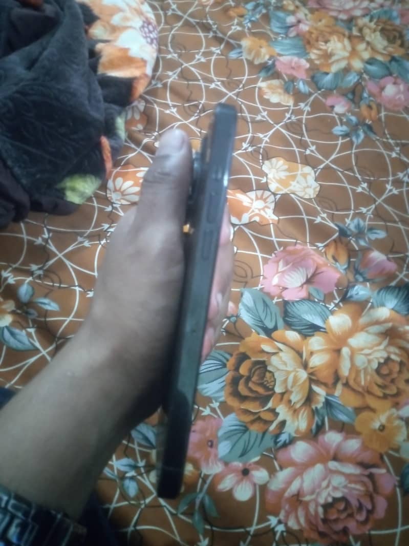 Apple iPhone 14 Pro Max 8