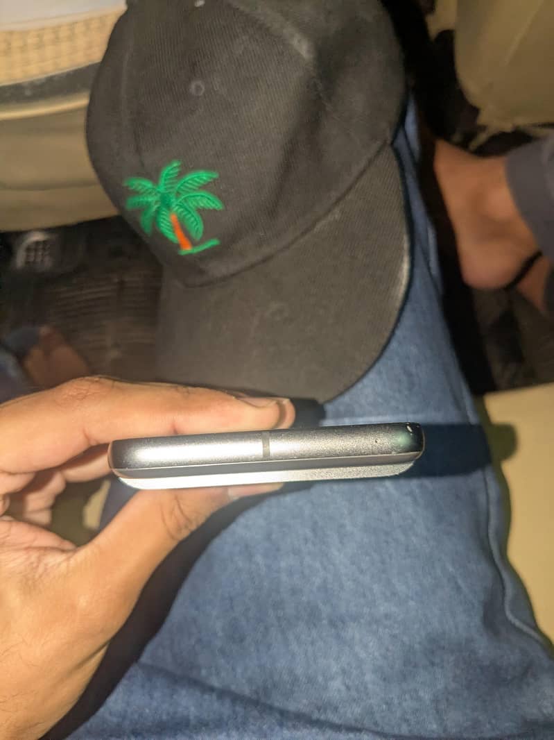 Google Pixel 8 3