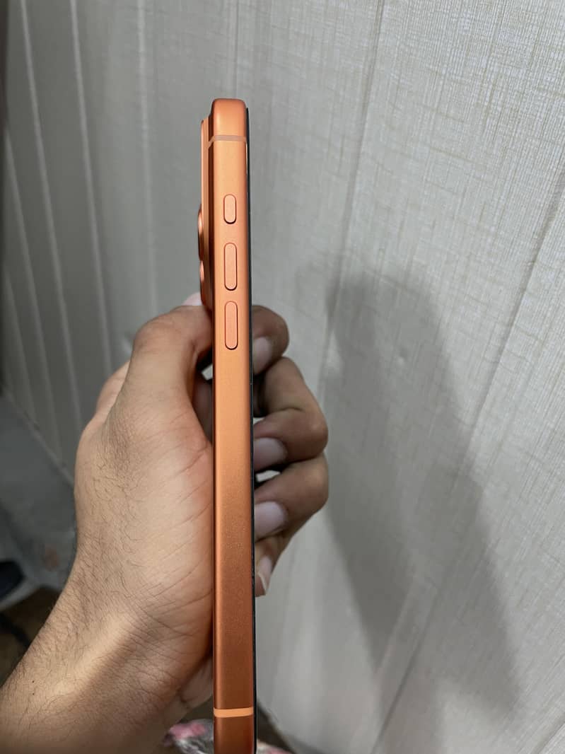 Apple iPhone 17 Pro Max 4